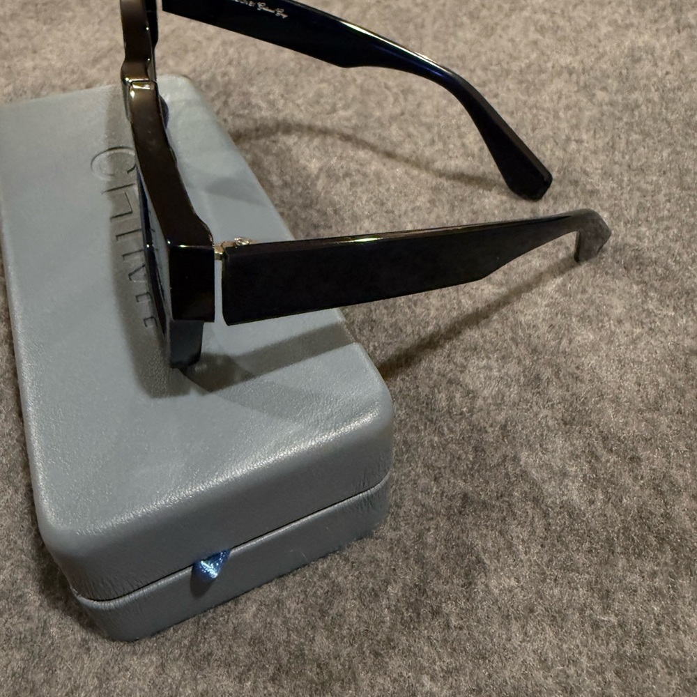 Black Rectangular Sunglasses - image 2